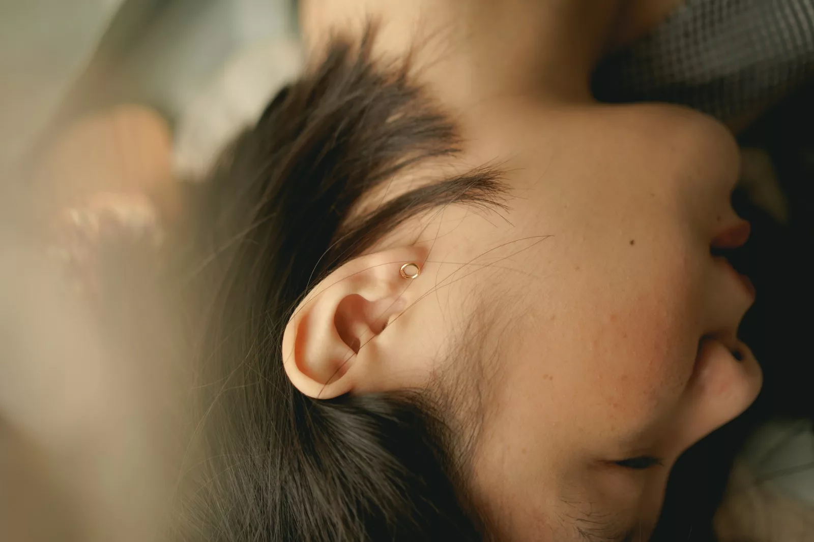 Documentaire Comment enlever les poils dans les oreilles ?
