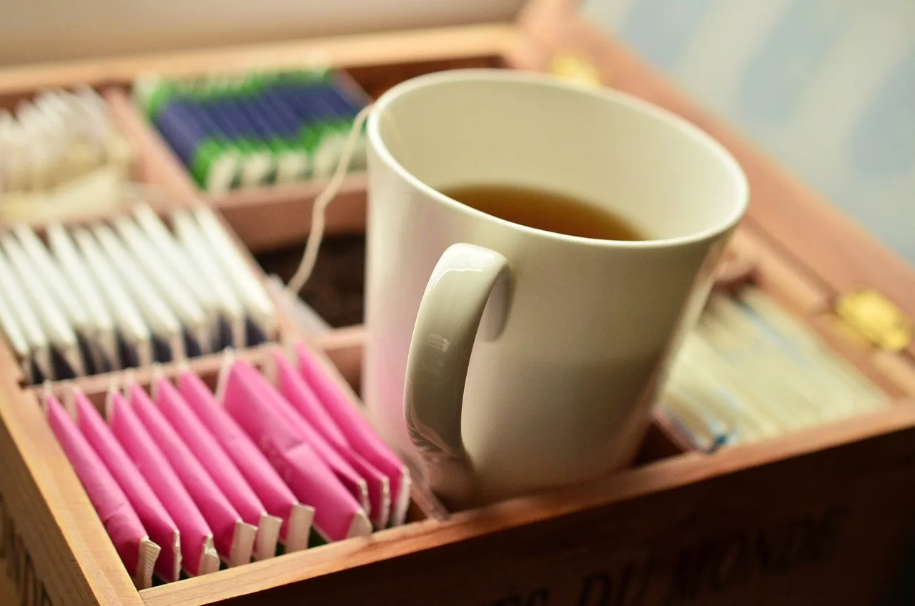 Découverte des saveurs du monde en quelques secondes avec le thé soluble instantané