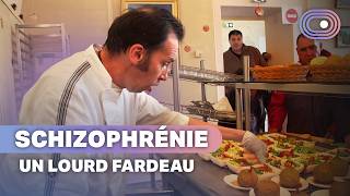 Ces schizophrènes font revivre la vie du village