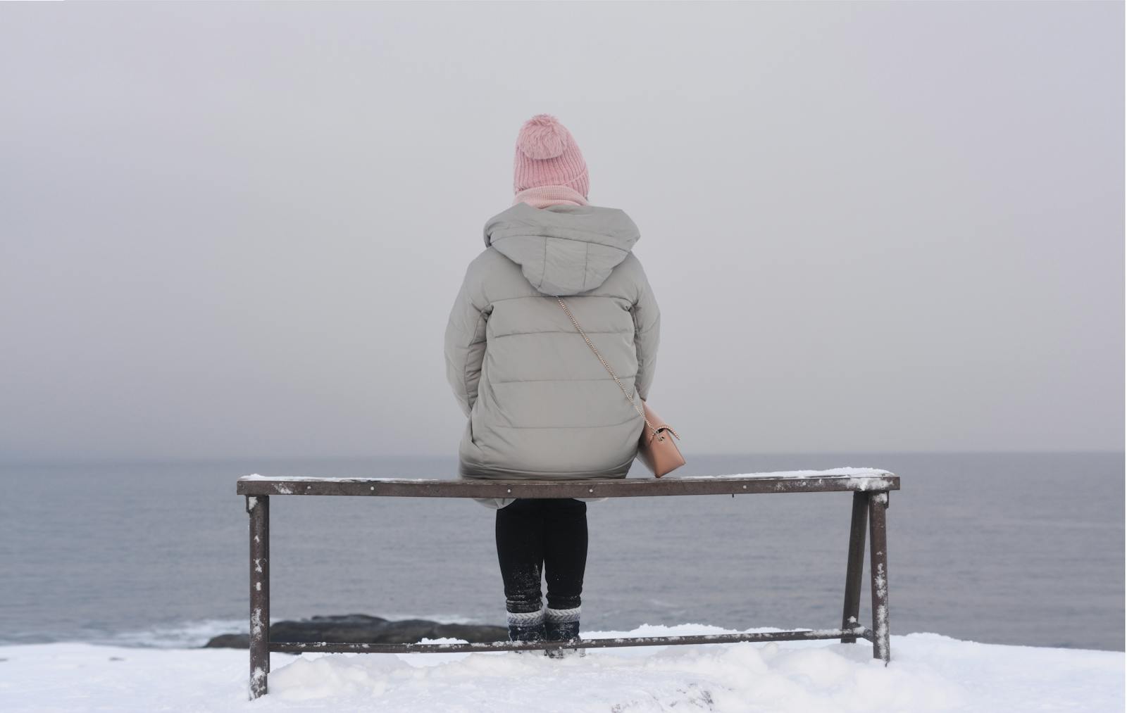 Avec le temps, même les meilleurs soins ne suffisent plus. Si votre doudoune devient très fine, ne tient plus chaud ou perd ses plumes, il est peut-être temps d’en changer.