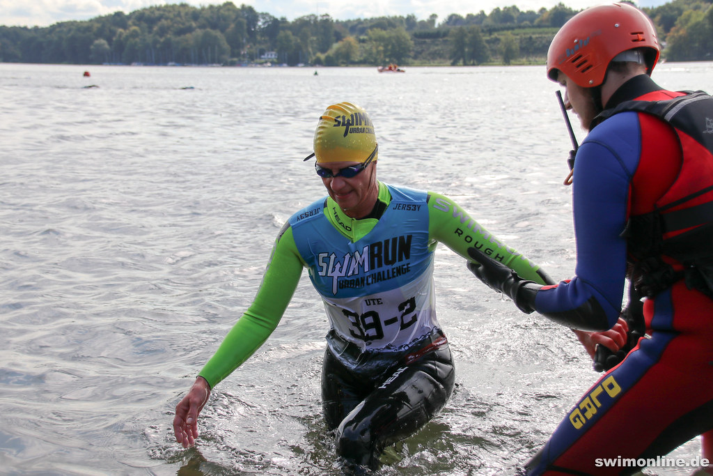 Découvrez le swimrun : un sport ludique en duo pour se maintenir en forme