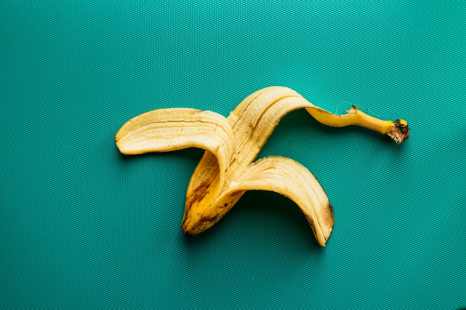 Les vertus méconnues de la peau de banane pour la peau