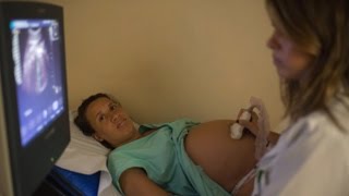 Brésil : le virus Zika, une menace pour les femmes enceintes