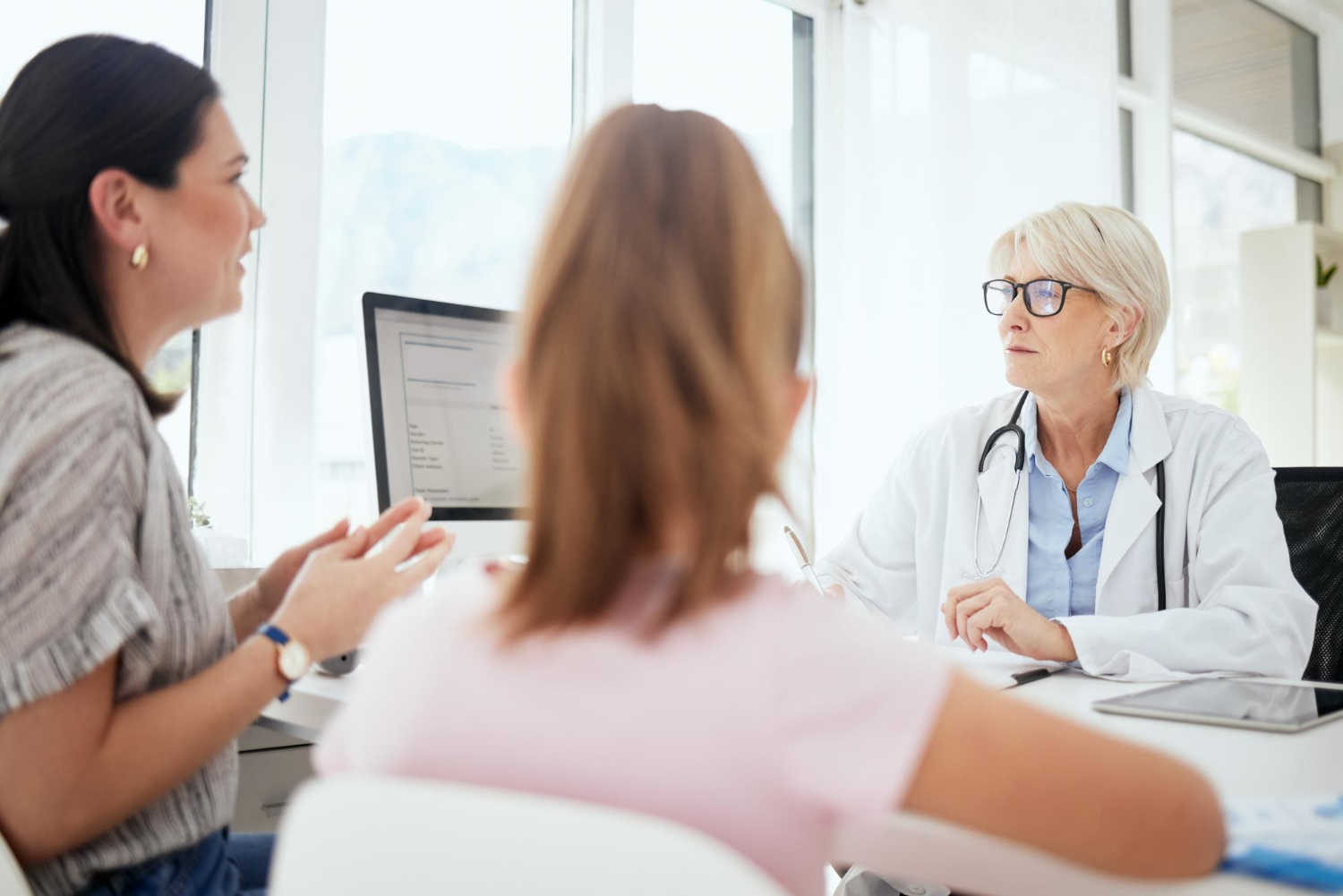 Comment choisir une clinique de FIV : principaux critères et recommandations