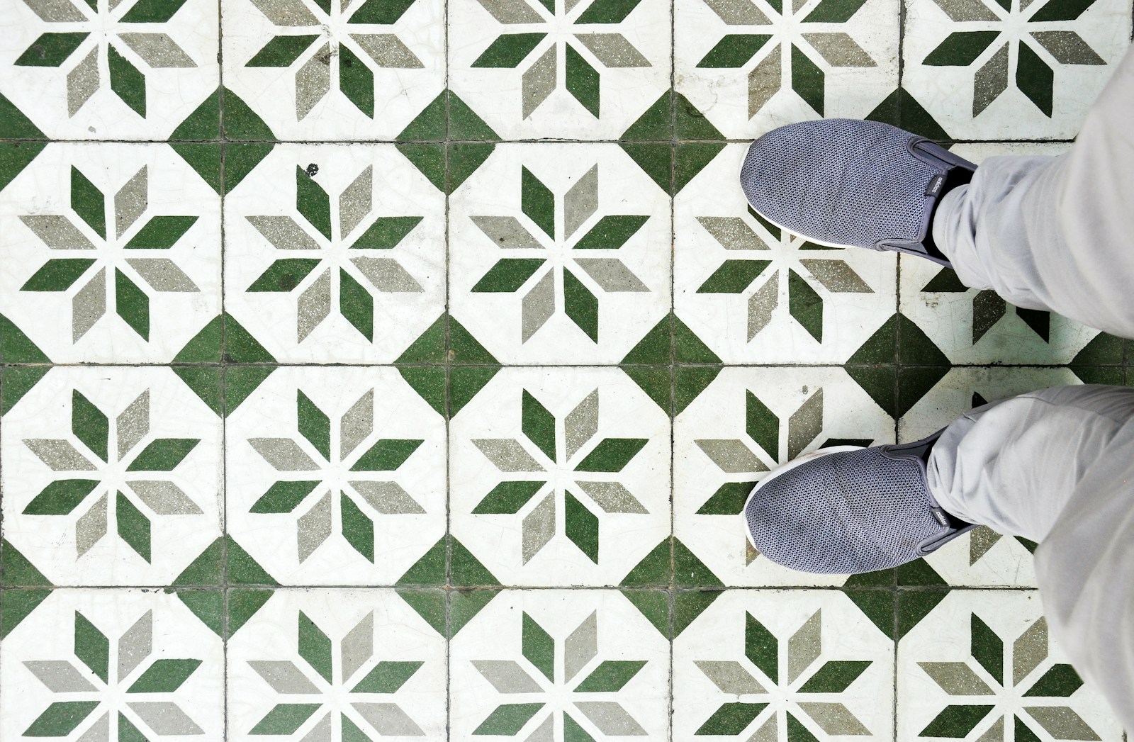 Le charme de l’ancien revisité : pourquoi choisir le carrelage imitation carreaux de ciment ?
