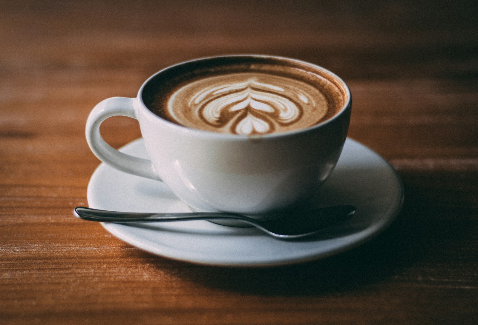 Quelle est l'option la plus saine : café classique ou sans caféine ?