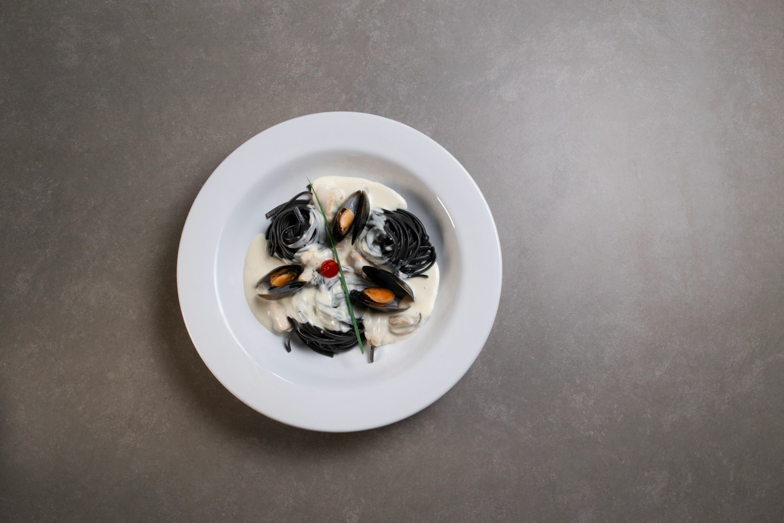 Une sauce peut transformer vos moules réchauffées en un nouveau plat savoureux.