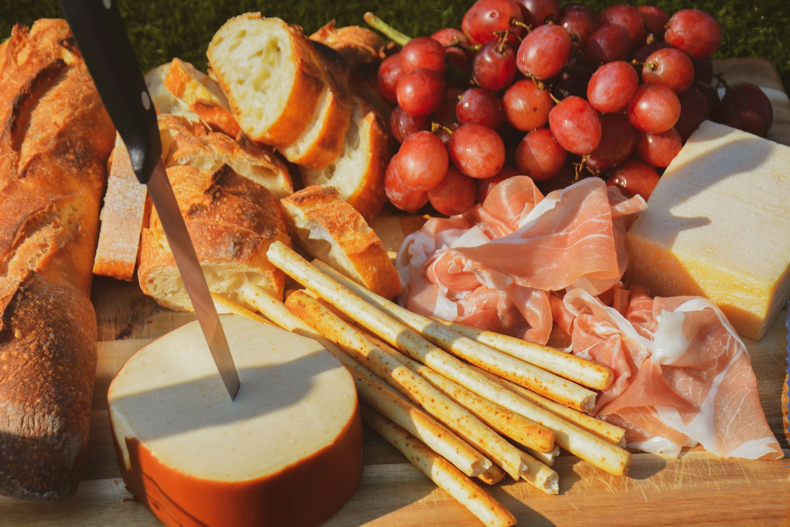 Venir à Sartène, c’est aussi découvrir une gastronomie identitaire et chaleureuse, ancrée dans les saisons et le terroir.