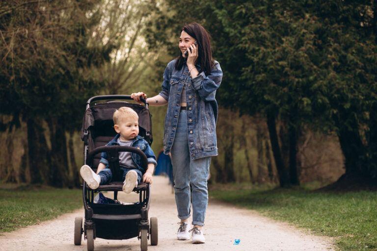 Article | Attache tétine personnalisée : l’indispensable de bébé en 2025