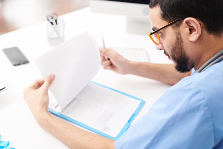 Article | Qui peut consulter votre dossier médical et comment l’obtenir ? Vos droits expliqués