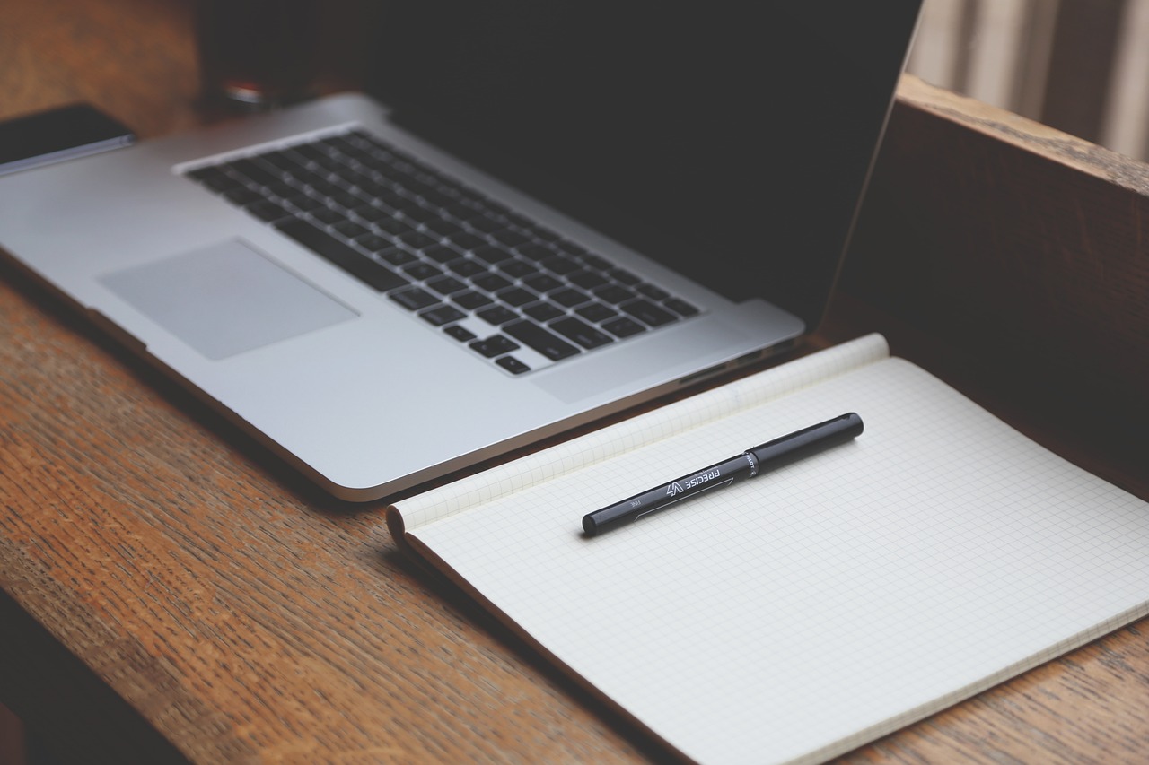 Comment l’IA générative transforme la création de contenu en entreprise : outils, usages et bonnes pratiques