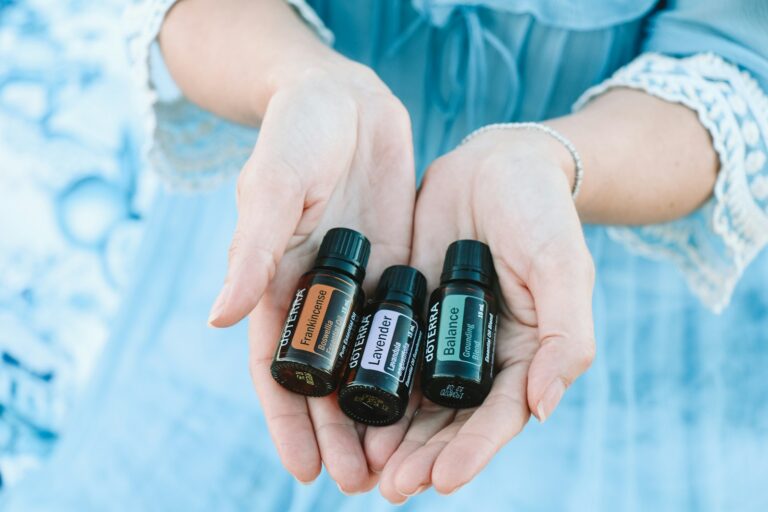Article | Quelles huiles essentielles ne doivent pas manquer dans votre trousse ?