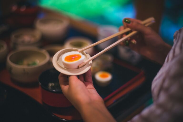 Article | Voyager avec une allergie alimentaire : astuces pour réduire les risques