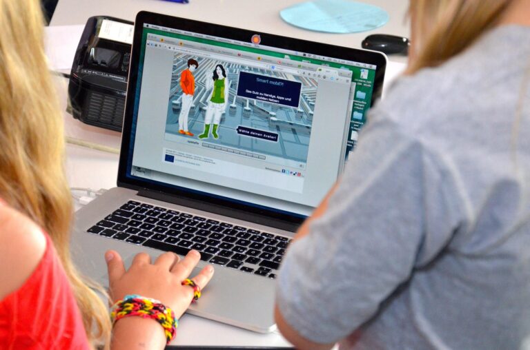 Article | Comment les écoles peuvent protéger les élèves en ligne