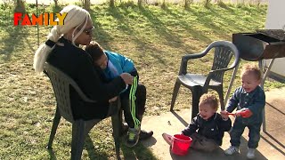 Triplés à gérer, nouvelle grossesse : une vie de famille sous pression
