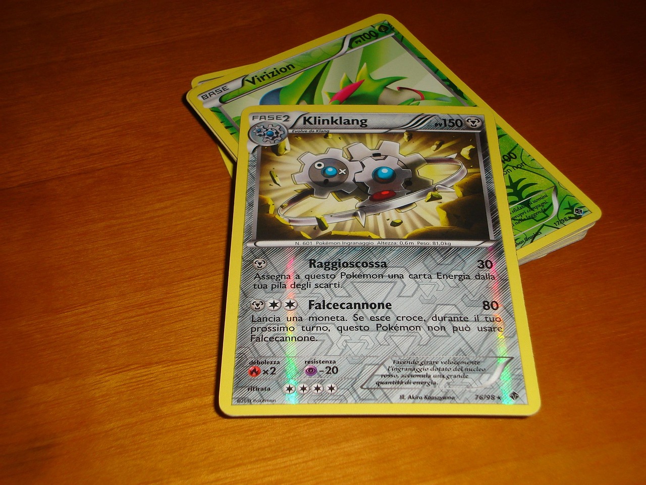 Chaque carte Pokémon authentique contient des informations précises