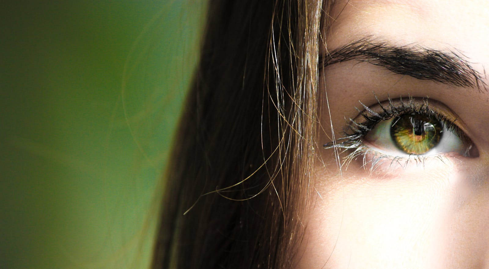 Il existe de nombreux remèdes accessibles et efficaces pour décongestionner le contour des yeux.