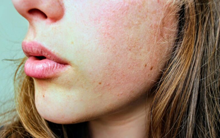Article | Les habitudes qui précipitent le vieillissement cutané