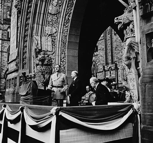 Pourquoi le discours du général De Gaulle du 18 juin a-t-il d'abord échoué ?