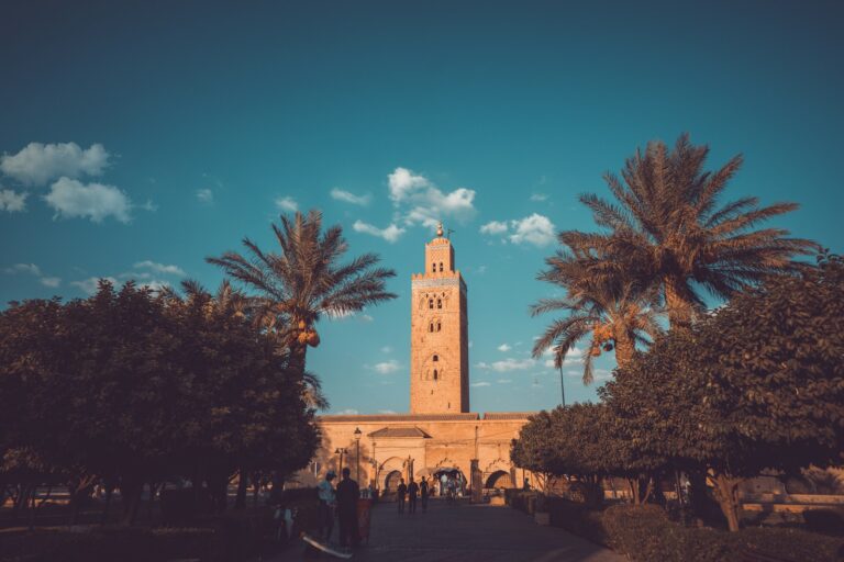 Article | Qu’est-ce qui vaut à Marrakech le surnom de « Ville rouge » ?