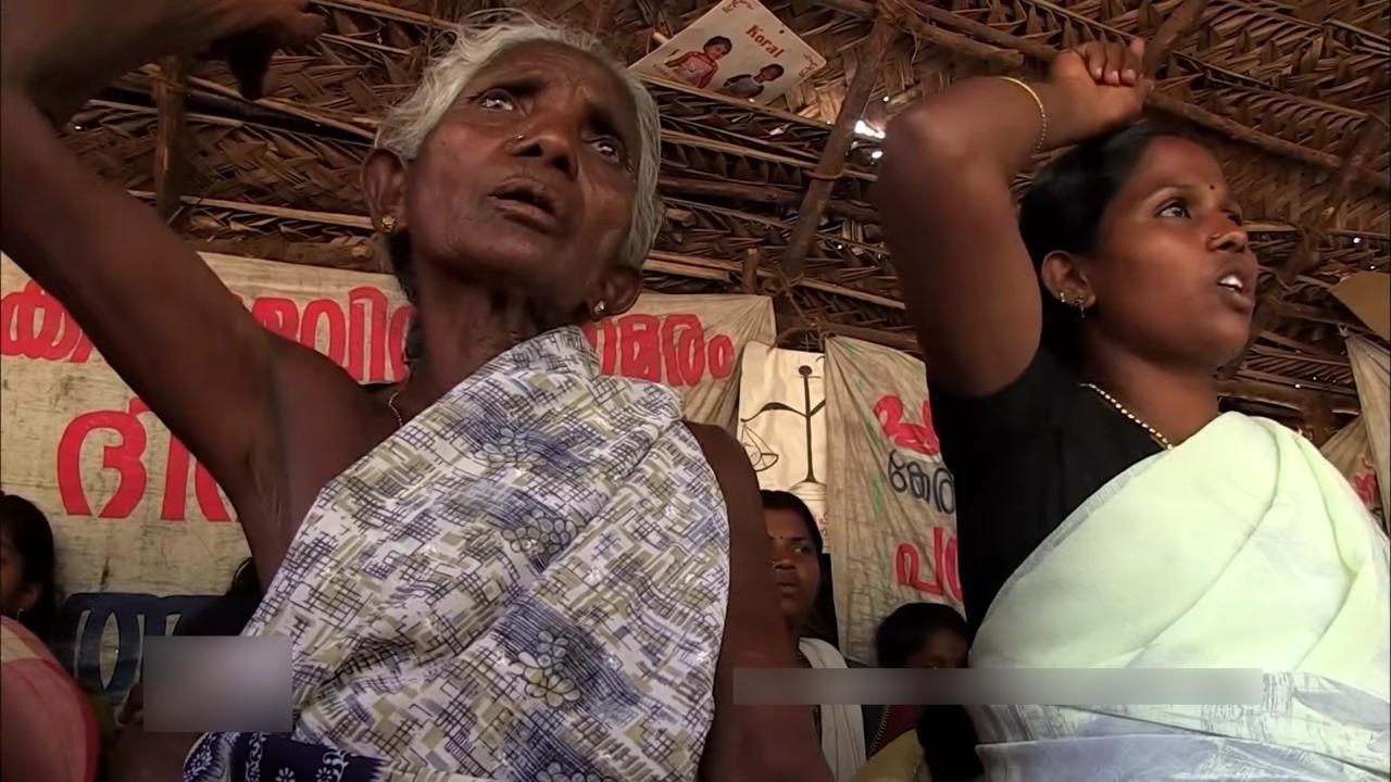 Inde : les paysannes indiennes contre Coca