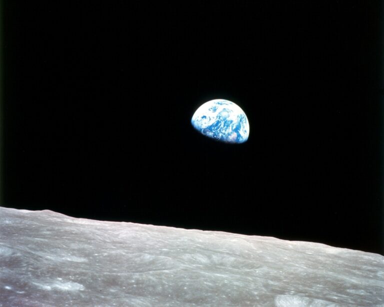 Article | À quelle distance la Lune orbite-t-elle autour de la Terre ?