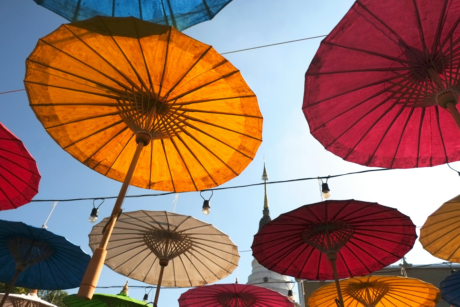 La ville est connue pour ses festivals spectaculaires.