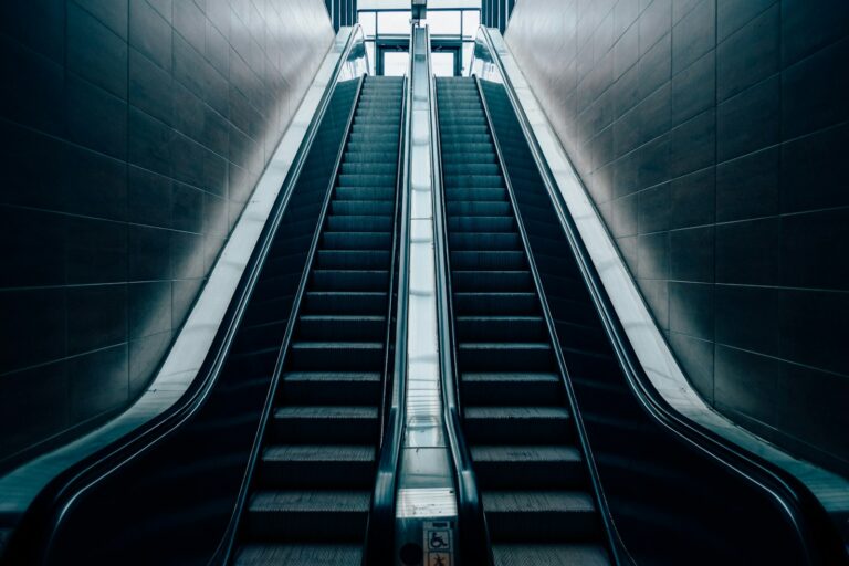 Article | L’importance des escaliers mécaniques et des trottoirs roulants dans les espaces publics