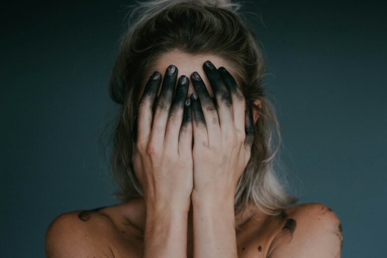 Article | Surcharge mentale : à quel moment le recours à un professionnel s’impose-t-il ?