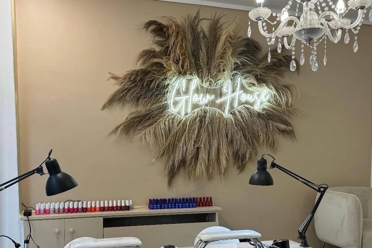 Vol d’une bague de 10 000 € chez Glow House : une touriste flouée, un employé sans papiers, et une justice absente