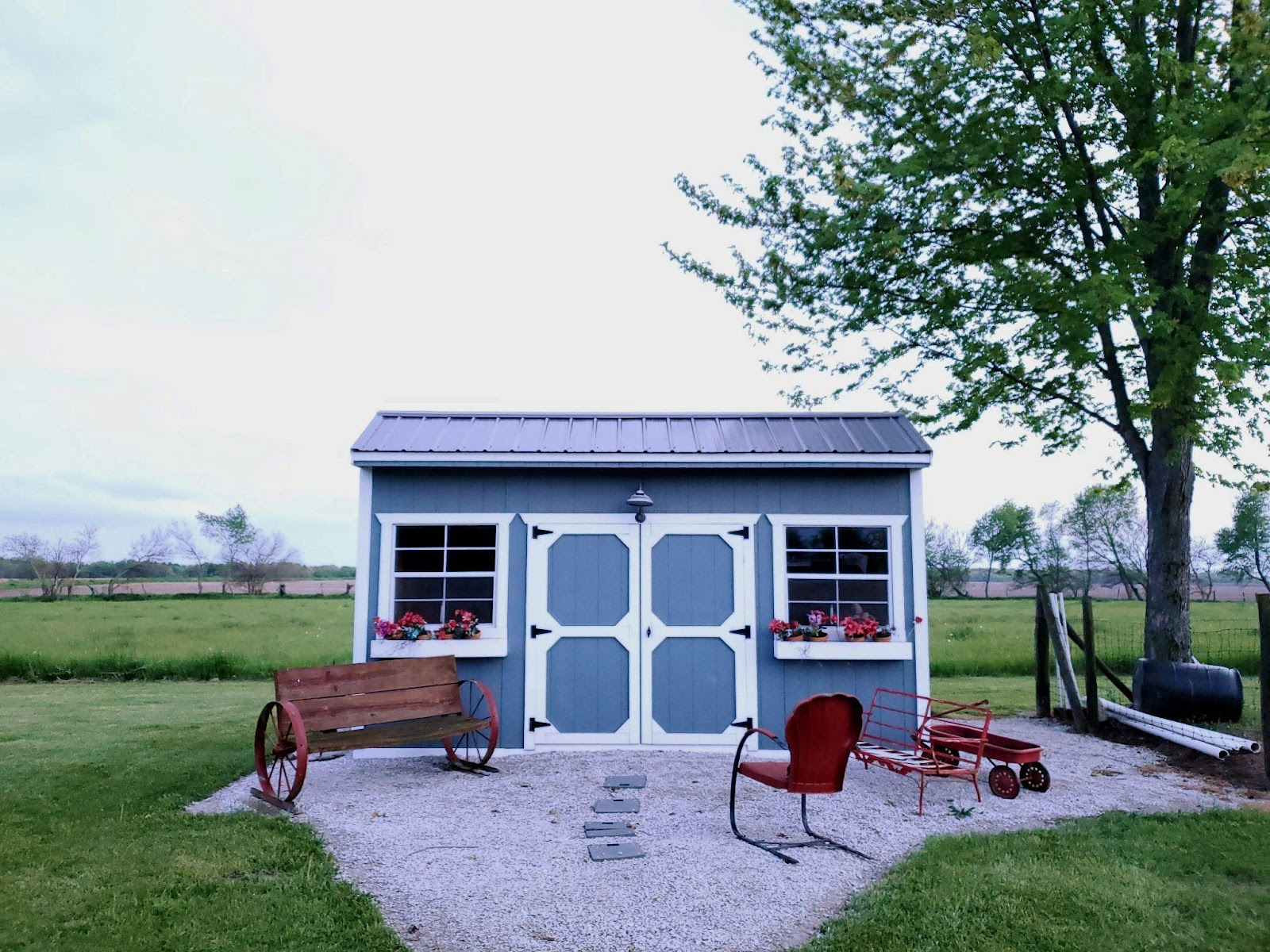Idées créatives pour transformer les abris de jardin bois en véritable espace de vie extérieur