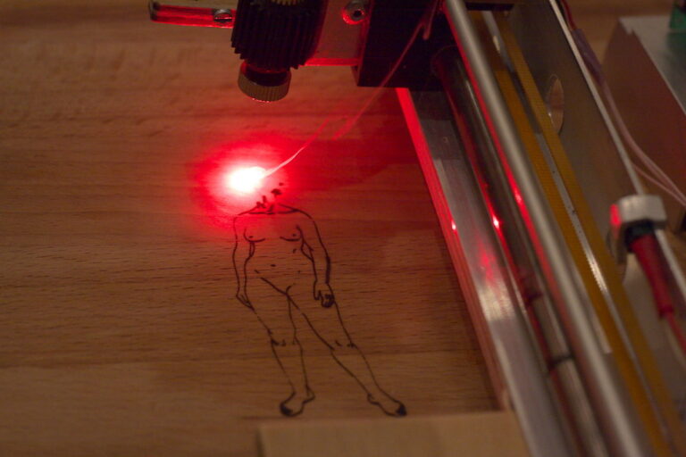 Article | Gravure laser et découpe : comprendre la complémentarité
