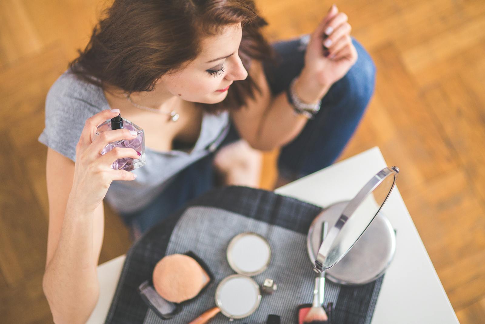 Prolonger la tenue de votre parfum : 3 conseils pratiques et efficaces