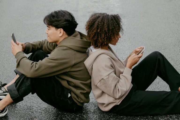 Article | Jeunesse et paris en ligne : quels dangers pour leur bien-être ?