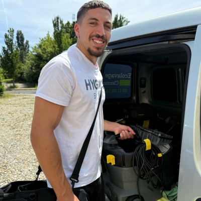 Idris Hygilas : pourquoi le nettoyage attire une nouvelle génération d’entrepreneurs