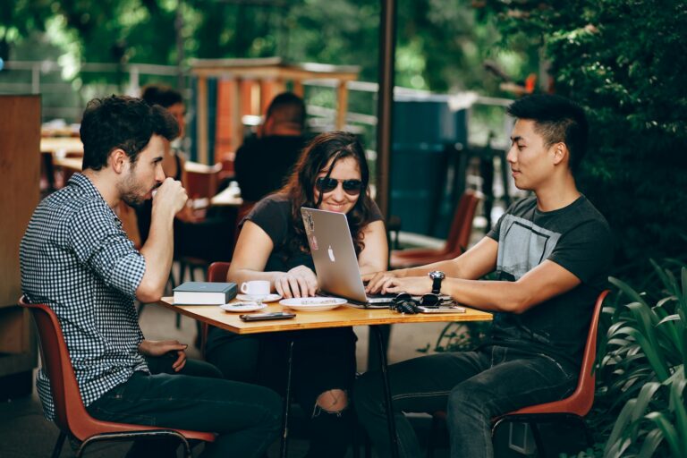 Article | Génération Z vs Millennials : quelles différences au travail ?
