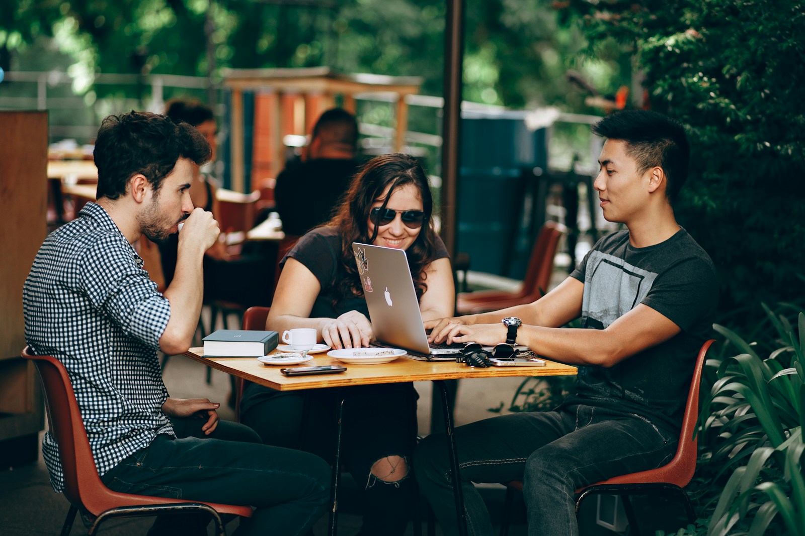 Génération Z vs Millennials : quelles différences au travail ?