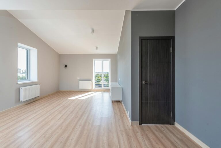 Article | Qu’est-ce qui provoque les craquements nocturnes des parquets en bois ?