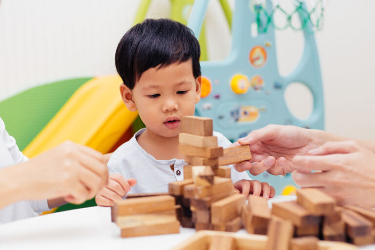 Article | Jouets et développement : les trésors de l’éveil et de la concentration