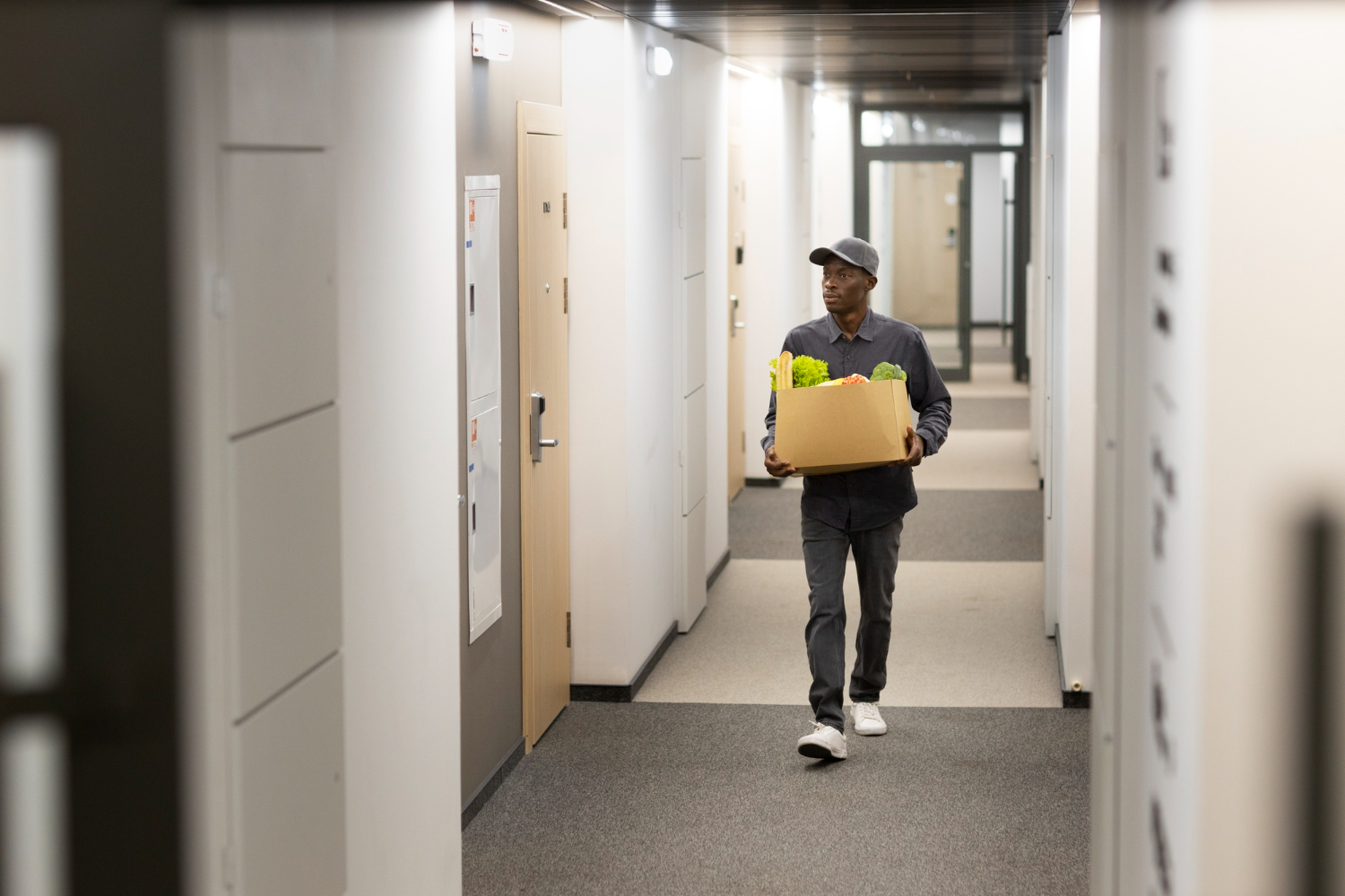 Comment bien choisir son garde-meuble : les critères essentiels à connaître