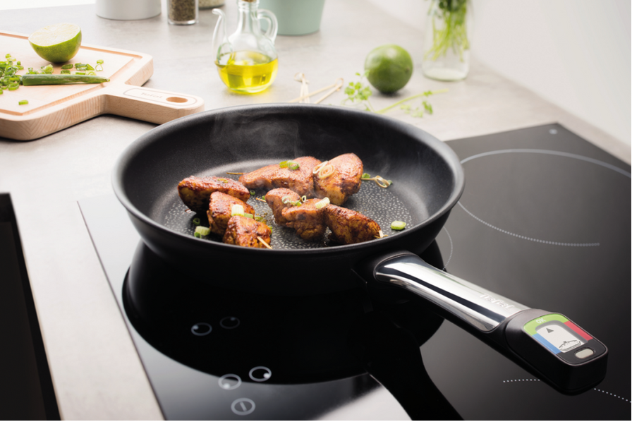 En suivant une casserole ou une poêle, on redécouvre la France industrielle