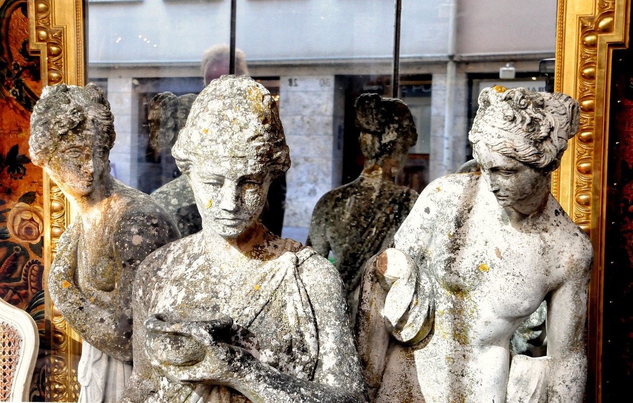 Dans les coulisses de l’expertise : comment les spécialistes analysent les objets anciens