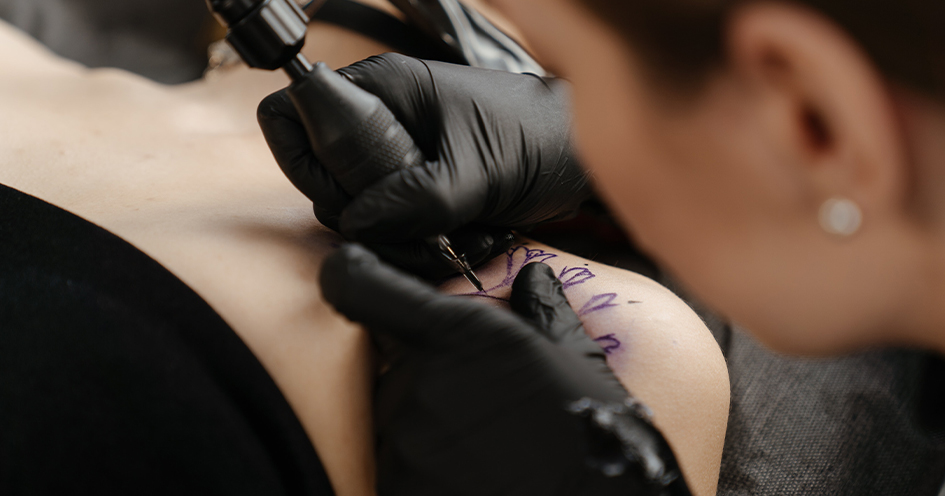 Comment devenir tatoueur sans passer par l&rsquo;apprentissage traditionnel ?