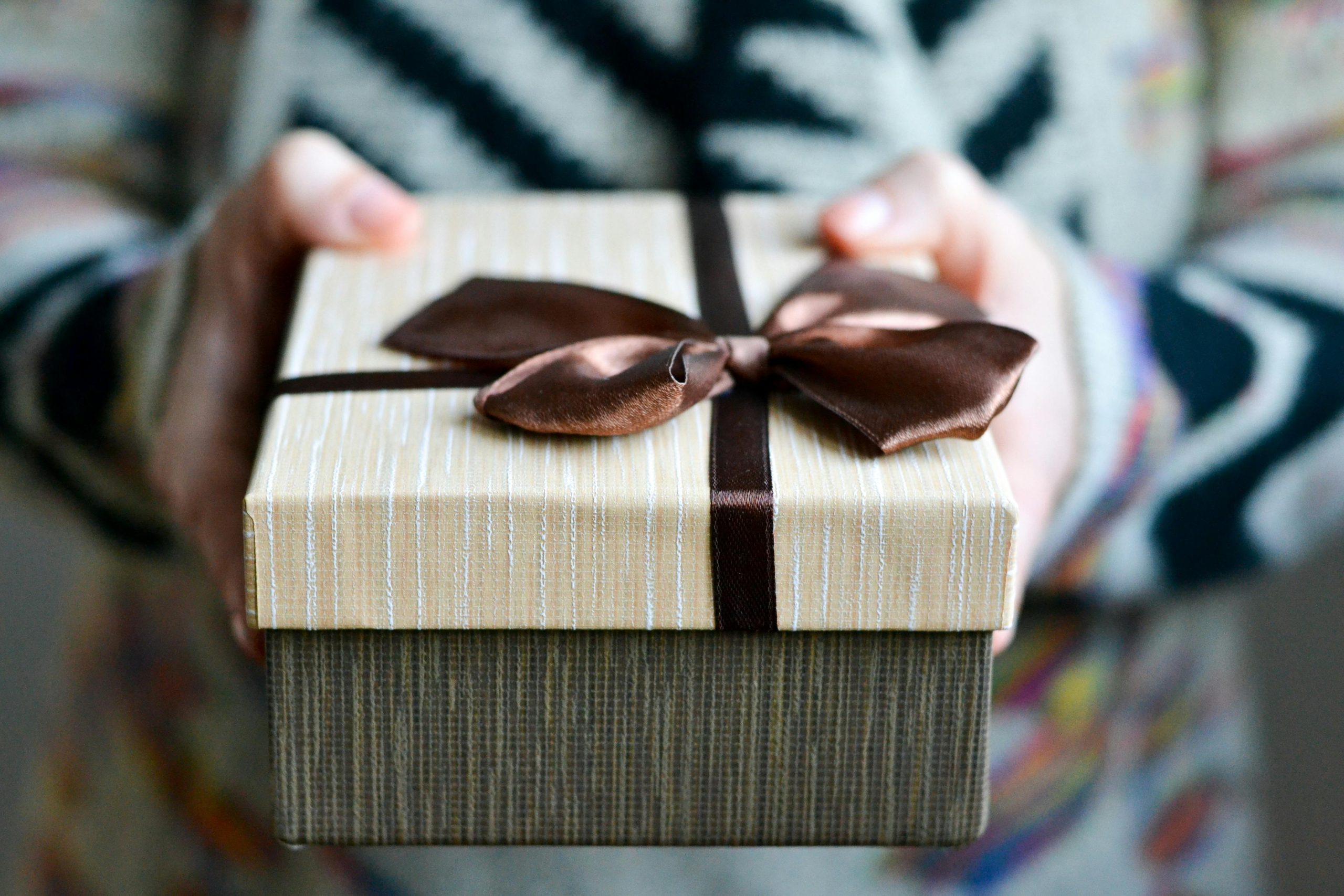 Pourquoi les cadeaux professionnels sont essentiels en entreprise
