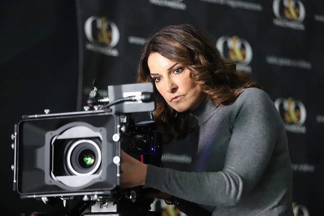 Podcast vs documentaire : deux formats, une même passion de raconter