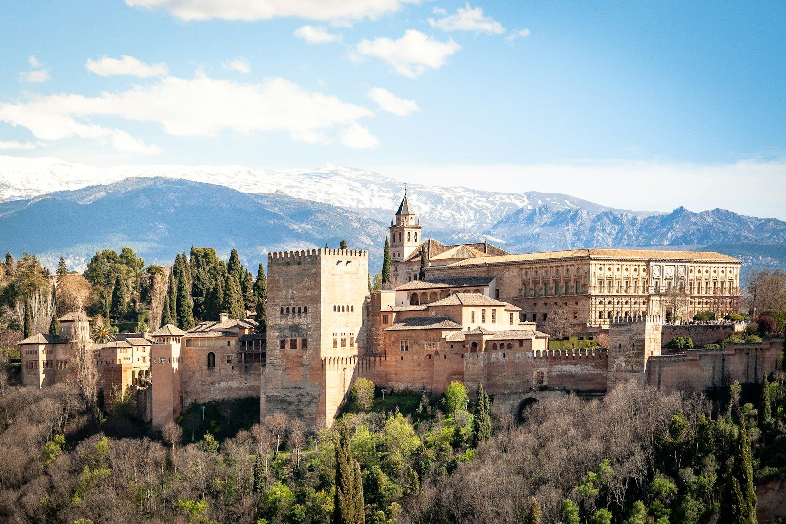 L&rsquo;Alhambra : chronique d&rsquo;une citadelle d&eacute;di&eacute;e &agrave; la foi