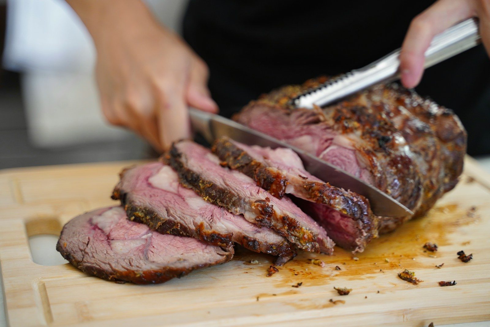 Les 5 erreurs de cuisson qui g&acirc;chent une viande rouge